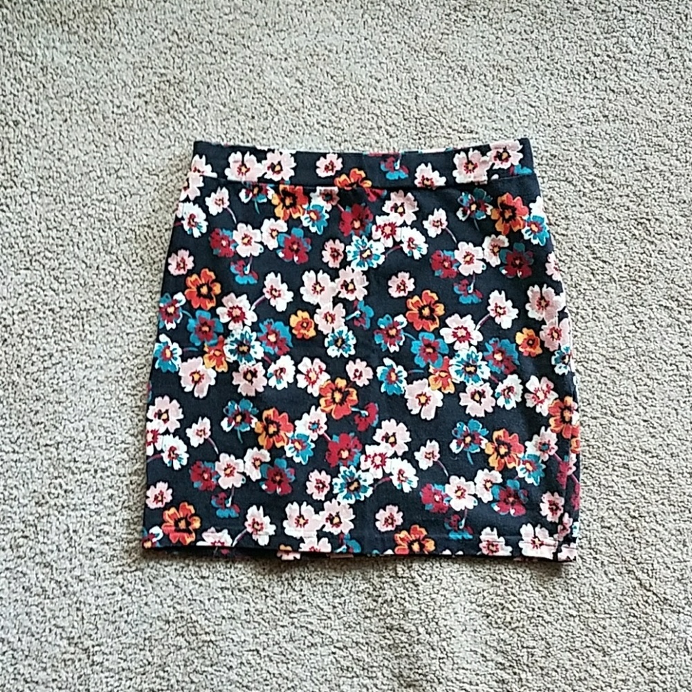H&M floral pencil skirt